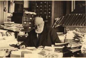 File:Paul Otlet Е son bureau, 1934, ╕ Mundaneum.jpg