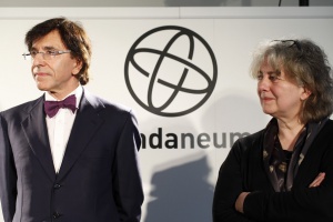 Di Rupo with University of Ghent Librarian.jpg