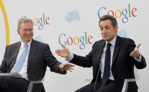 200739-frances-president-sarkozy-gestures-next-to-google-executive-chairman-s.jpg